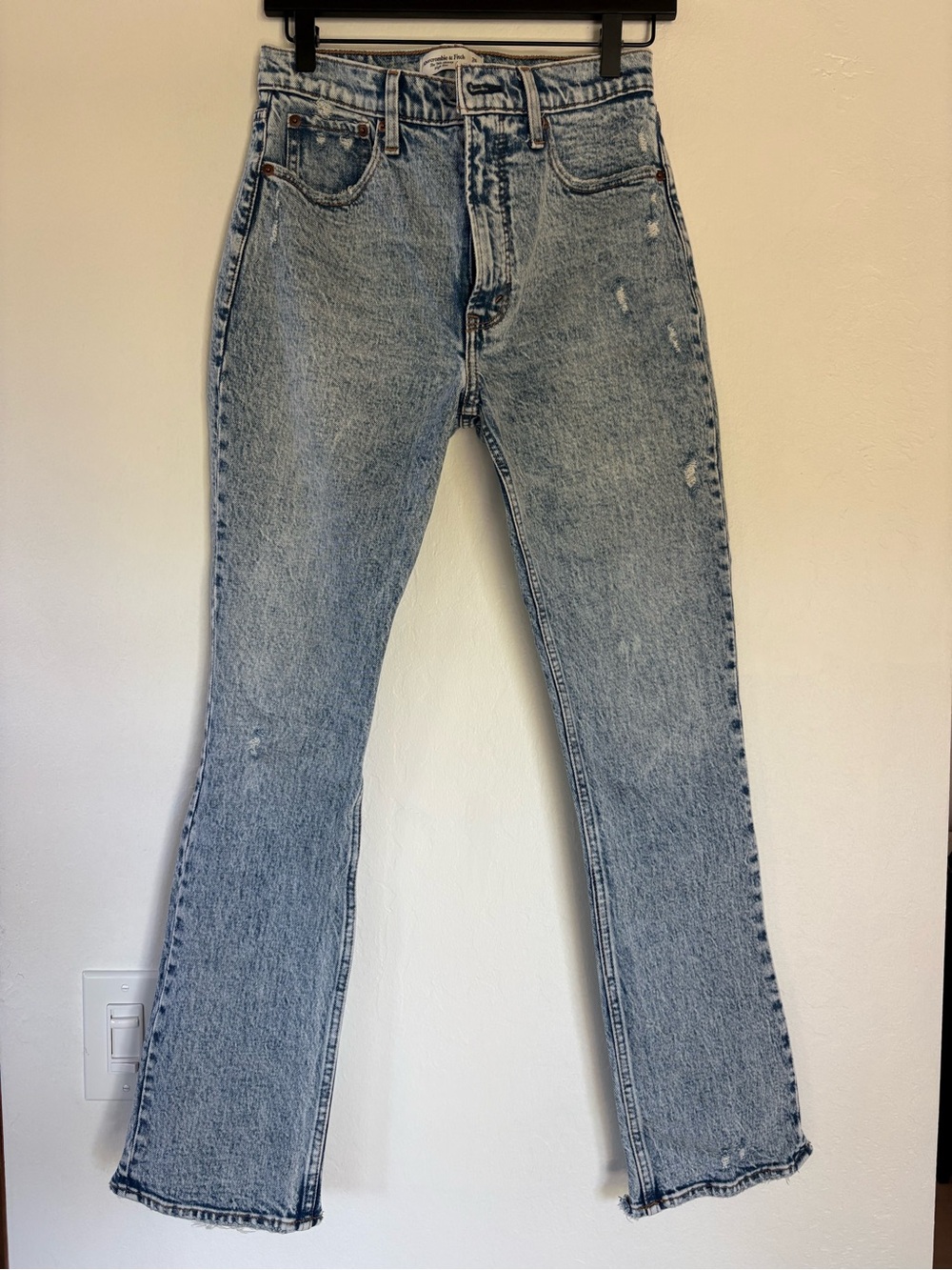Abercrombie & Fitch Medium Wash Women's Straight Leg Jeans